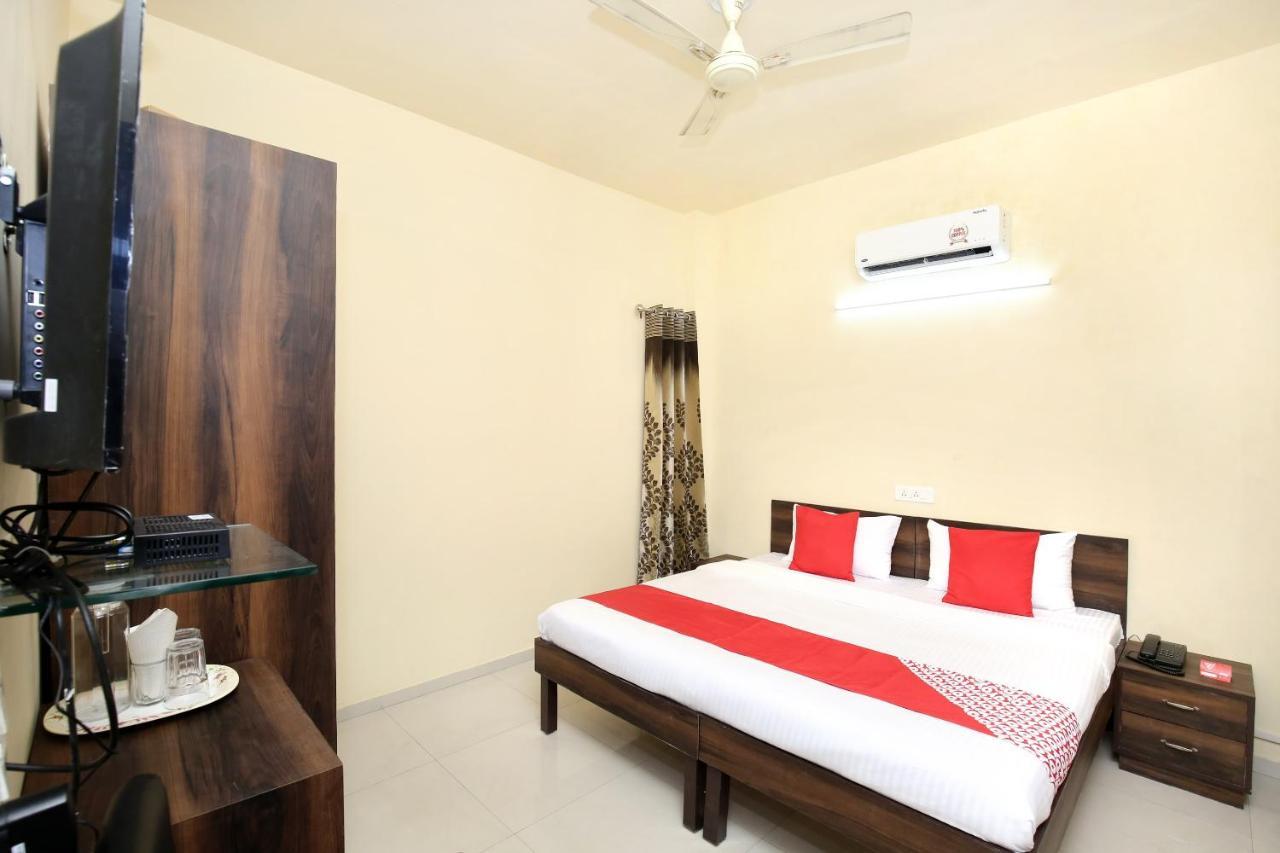 Oyo 16126 Aanantham Hotel Ludhiana Exterior photo