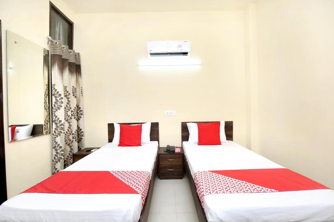 Oyo 16126 Aanantham Hotel Ludhiana Exterior photo